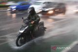 Sebagian besar wilayah Indonesia diprakirakan diguyur hujan