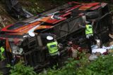 Olah TKP kecelakaan bus di Pegunungan Kebun Kopi Sulteng