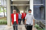 Jajaran pimpinan Unhas meninjau hari pertama UTBK-SNBT 2023