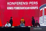 RIntangi penyidikan, KPK tahan pengacara Lukas Enembe