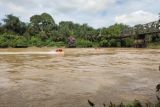 Basarnas Padang bantu cari korban terjun Sungai Batanghari