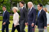 Para pemimpin G-7 berlakukan sanksi pada Rusia saat Zelenskyy tiba di Jepang