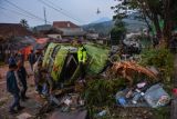 Kecelakaan truk pengangkut air minum di Nagreg