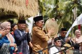 Kesenian tradisional Salawat dulang masih terjaga di Nagari Saruaso