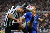 Fabian Schar perpanjang kontrak di Newcastle