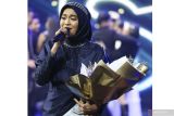 Salma tampil pada Grand Final Indonesian Idol 2023 di Studio RCTI+, Kebon Jeruk, Jakarta, Senin (22/5/2023). Salma menjadi juara Indonesian Idol 2023. ANTARA FOTO/Rivan Awal Lingga/hp.