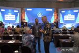 Delegasi dari lembaga atau asosiasi perikanan tuna menghadiri pembukaan acara 1st Indonesia Tuna Conference (ITC-1) and 7th International Coastal Tuna Business Forum (ICTBF-7) di Kuta, Badung, Bali, Rabu (24/5/2023). Kegiatan yang digelar oleh Kementerian Kelautan dan Perikanan pada 24-25 Mei 2023 tersebut untuk mempromosikan upaya-upaya pengelolaan tuna Indonesia pada tingkat nasional kepada para pemangku kepentingan perikanan tuna dalam negeri dan luar negeri serta menguatkan perdagangan tuna Indonesia. ANTARA FOTO/Nyoman Hendra Wibowo/wsj.