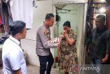 Polisi beri bantuan beasiswa dan pengasuhan bayi di Penjaringan