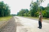 Gubernur Sulsel tinjau pembangunan jalan Bandara Arung Palakka Bone