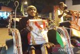 Pengemudi becak Yogyakarta menerima sembako dari Presiden Jokowi