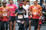 Siti Atiqoh Ganjar Pranowo semarakkan Bank Jateng Friendship Run di Bandung