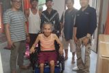 Dua warga Mesuji terima bantuan kursi roda dari Kemensos