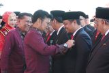 Gubernur Sulsel Andi Sudirman terima Penghargaan Satyalancana Wira Karya