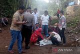 Pekerja  kaget temukan kerangka bayi  terbungkus kain baju