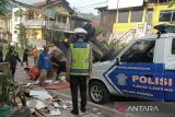 Polisi evakuasi truk terguling di Nagreg tutup akses jalan nasional