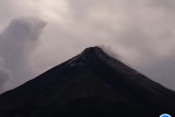 Pos PGA: Jarak luncur guguran lava Karangetang 1.500 meter