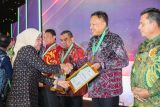 Gubernur Sulut terima penghargaan pembina K3