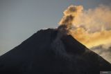 Gunung Merapi luncurkan guguran lava