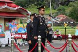 Peringati HUT Bhayangkara 77, Kapolres berikan piagam penghargaan bagi 18 personil dan Tokoh Masyarakat