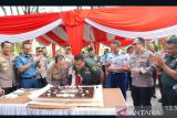 Kasdam II Sriwijaya antarkan 'kue tart ' buat Bhayangkara Polda Sumsel