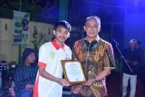 Penjabat Gubernur Sulbar beri penghargaan kepada dua atlet berprestasi