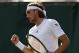 Petenis Tsitsipas menekuk Thiem tantang Murray di babak kedua
