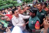 Menhan Prabowo meninjau penyerahan bantuan 1.415 motor trail di Makassar