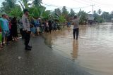 Polres Pasaman Barat turunkan personel bantu korban banjir