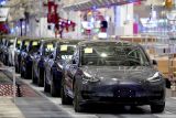 Produsen mobil Tesla laporkan kenaikan pendapatan