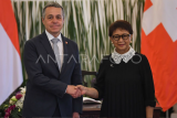 Pertemuan Menlu Retno dengan Menlu Swiss