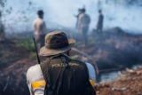 Sebanyak 57 personel brimob Riau memadamkan Karhutla di Rokan Hilir