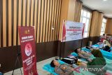 Anggota Polresta Surakarta Baksos donor darah sambut  HUT Polwan