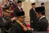 Dua Staf Khusus Presiden Jokowi dianugerahi Bintang Jasa Utama