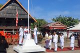 Bendera pusaka Merah Putih Kerajaan Bajeng Gowa Sulsel dikibarkan.