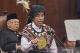 Presiden Joko Widodo menyampaikan pidato kenegaraan pada Sidang Tahunan MPR dan Sidang Bersama DPR - DPD Tahun 2023 di Gedung Nusantara, Kompleks Parlemen, Senayan, Jakarta, Rabu (16/8/2023). ANTARA FOTO/Galih Pradipta/wsj.