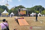 Ratusan orang ramaikan pesta rakyat di Alun-alun Utara Solo