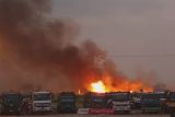 Kebakaran lahan kosong di Tanah Mas Semarang, empat mobil pemadam dikerahkan