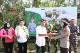 Polres Kulon Progo menanam pohon buah di Pule Payung dongkrak wisatawan