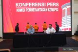 KPK memeriksa dua eks pejabat PT BGR terkait dugaan korupsi distribusi bansos