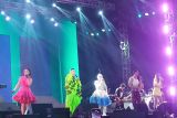 Penampilan penyanyi Melly Goeslaw bersama BBB meriahkan Synchronize Fest