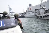 TNI-AL kerahkan enam KRI, dua heli serang dan sea rider dalam menjaga KTT ASEAN