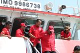 Kapal RS Apung Laksamana Malahayati  berlabuh di Pelabuhan Kendal