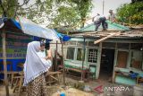 PT Semen Padang renovasi rumah warga yang kurang mampu
