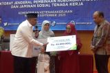 Wamenaker buka kegiatan edukasi program BPJS Ketenagakerjaan bagi BPU di Padang