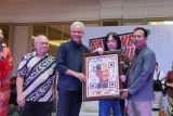 Mantan Gubernur Jateng dihadiahi lukisan QR Art  berteknologi