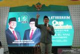  Ketua Umum Partai Kebangkitan Bangsa (PKB) yang juga bakal calon Wakil Presiden, Muhaimin Iskandar menghadiri silaturahmi dengan Kiai dan Bu Nyai se-Jawa Timur bagian barat di Pondok Pesantren Al Aqobah 4 Tebuireng, Kabupaten Jombang, Jawa Timur, Minggu (10/9/2023). Silaturahmi itu untuk meminta restu Kiai di Jawa Timur dan menyatukan dukungan terhadap Muhaimin Iskandar sebagai Cawapres mendampingi Anies Baswedan pada Pilpres 2024. ANTARA Jatim/Syaiful Arif/zk