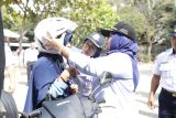 Dishub Sleman membagikan 52 helm sambut Harhubnas 2023