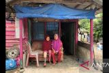 Semen Padang beri bantuan kaki palsu warga kurang mampu