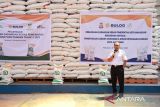 Wali Kota Makassar melepas penyaluran bantuan pangan untuk 42 ribu KPM