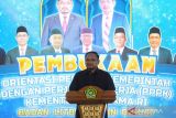 Menteri Agama Yaqut Cholil Qoumas menyampaikan sambutan saat pembukaan Orientasi Pegawai Pemerintah Dengan Perjanjian Kerja (PPPK) Kementerian Agama di Surabaya, Jawa Timur, Rabu (13/9/2023). Pembukaan Orientasi Pegawai Pemerintah Dengan Perjanjian Kerja (PPPK) Kementerian Agama dilakukan serentak secara daring di Indonesia dan diikuti  29.012 PPPK yang telah diterima di Kementerian Agama. ANTARA Jatim/Didik Suhartono/zk 